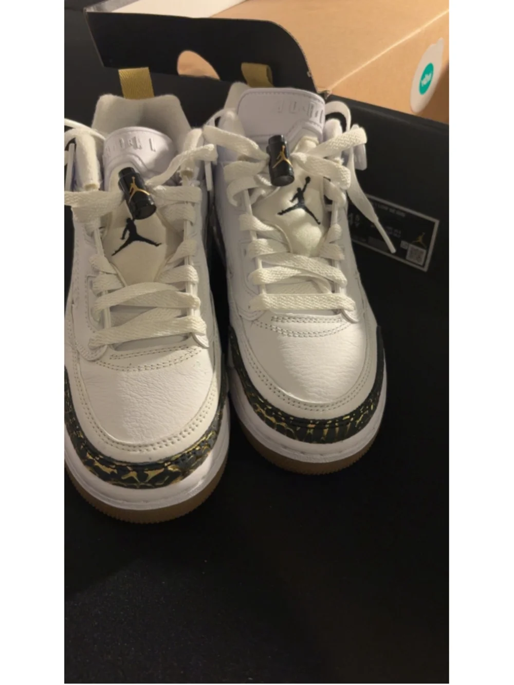Air Jordan 4 Retro SE GS Tiger Stripes - White/Metallic Gold